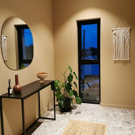 Spacious And Sunny Family Close To The 펜션 산데피요르드
