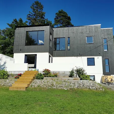 Spacious And Sunny Family Close To The *