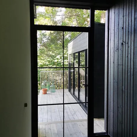펜션 Spacious And Sunny Family Close To The