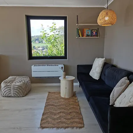 Spacious And Sunny Family Close To The 산데피요르드