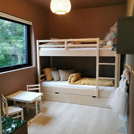 펜션 Spacious And Sunny Family Close To The *