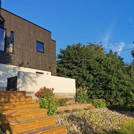 Spacious And Sunny Family Close To The * 산데피요르드